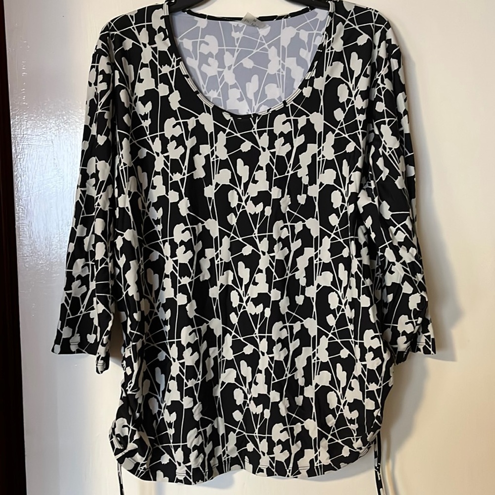 LIKE NEW Modest Swim Top